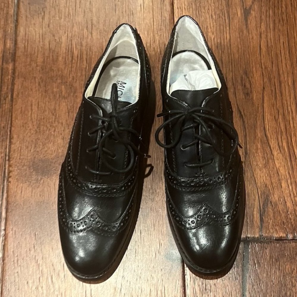 MICHAEL KORS OXFORD LACE-UP SHOES, SIZE US 7, BLACK PATENT-LEATHER
